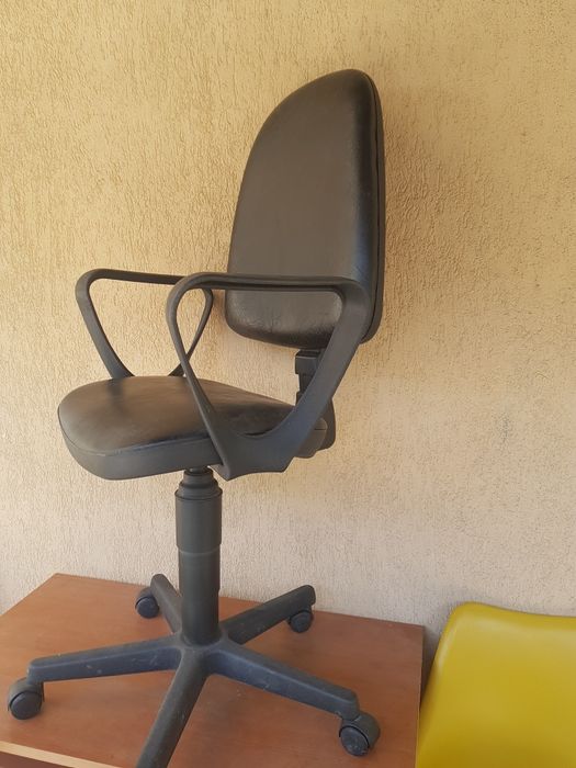 Scaun ergonomic cu manere