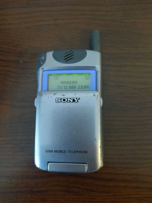 Продавам телефон/GSM SONY CDM-Z5