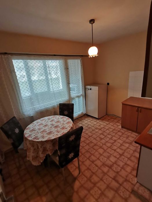 Дава се под наем Двустаен апартамент в Бургас, Славейков - 62 кв.м за 132.6 € - Снимка #3