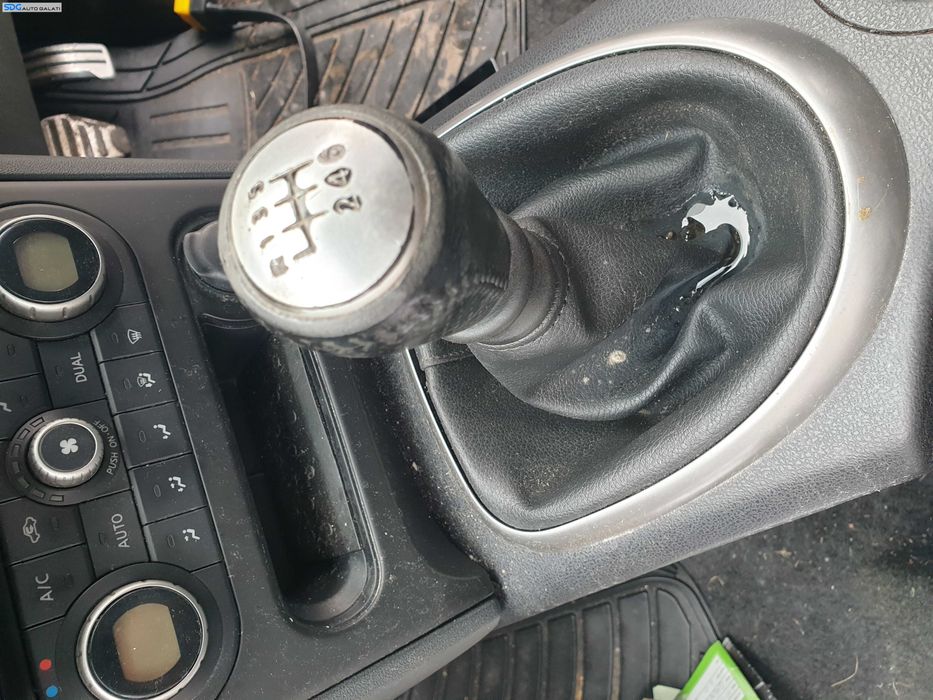 Nuca cu Manson Piele Cutie Viteze 6 Trepte cu Uzura Nissan Qashqai J10 2007 - 2013 [Q0399]