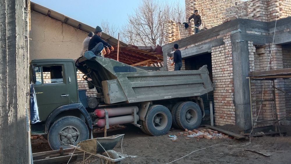 Вывоз мусора и хлама. Доставка HOWO20м³ щебень клинец компот песок ГПС