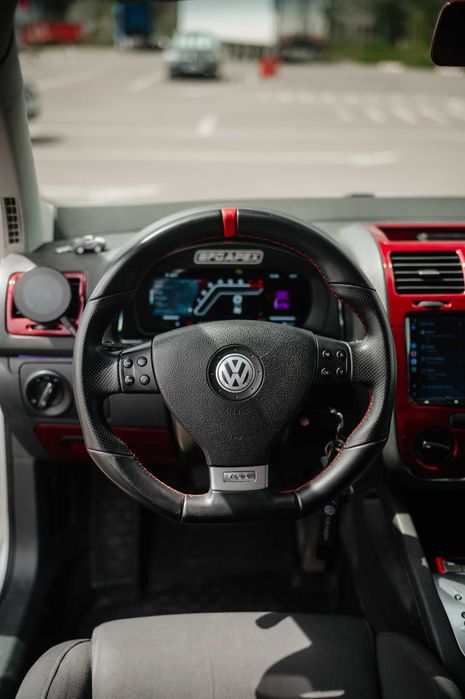 VW Golf 5 1.9 TDI DSG – motor refăcut, modificări premium