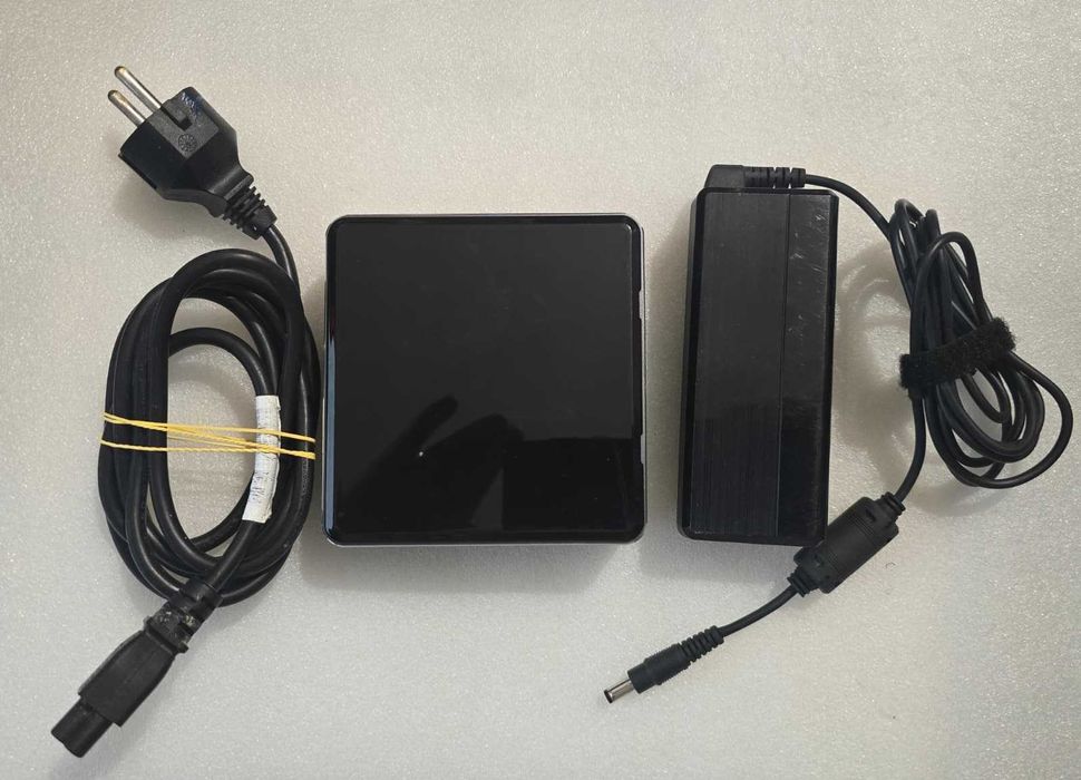 Mini PC Intel NUC7i3BNK, Core i3 Gen 7, 8GB RAM DDR4, SSD NVMe 256GB