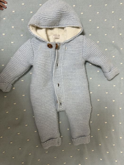 Продам комбинезоны весна , осень .