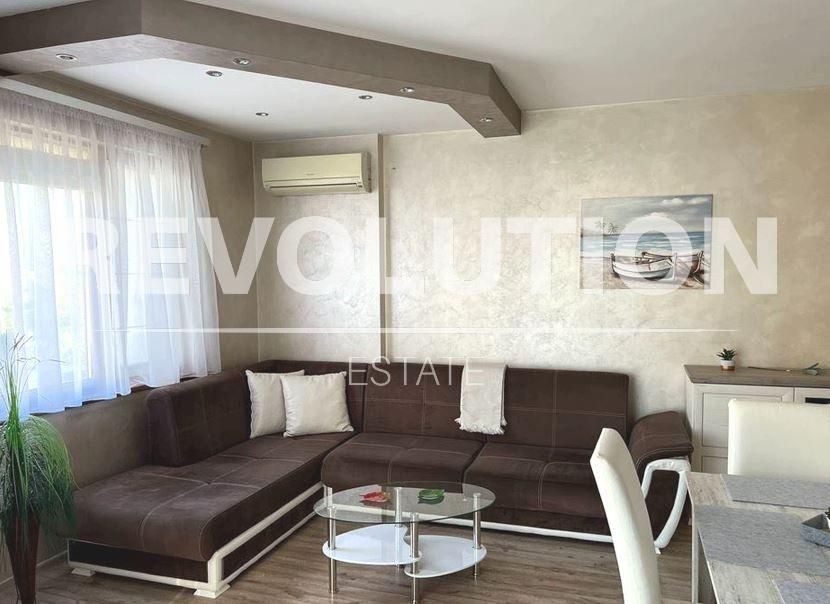 Двустаен апартамент в района на Лятно кино Тракия!