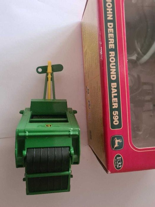 macheta tractor + presa se recomanda a fi un cadou