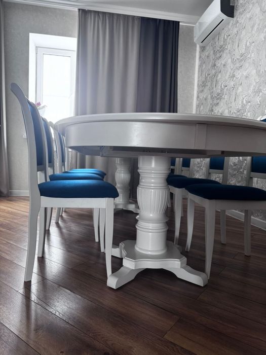 Продается стол со стульями