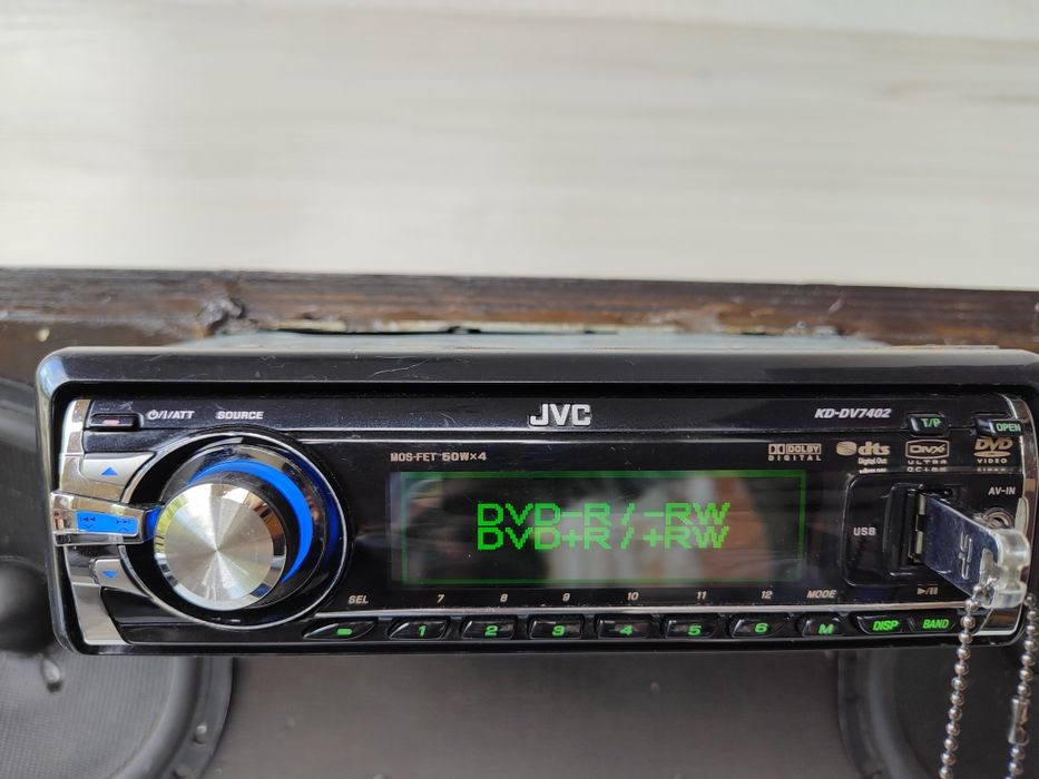 Висок клас JVC KD-DV7402