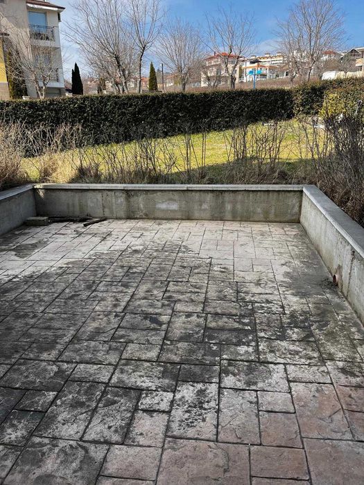 Студио с дворче в Бяла