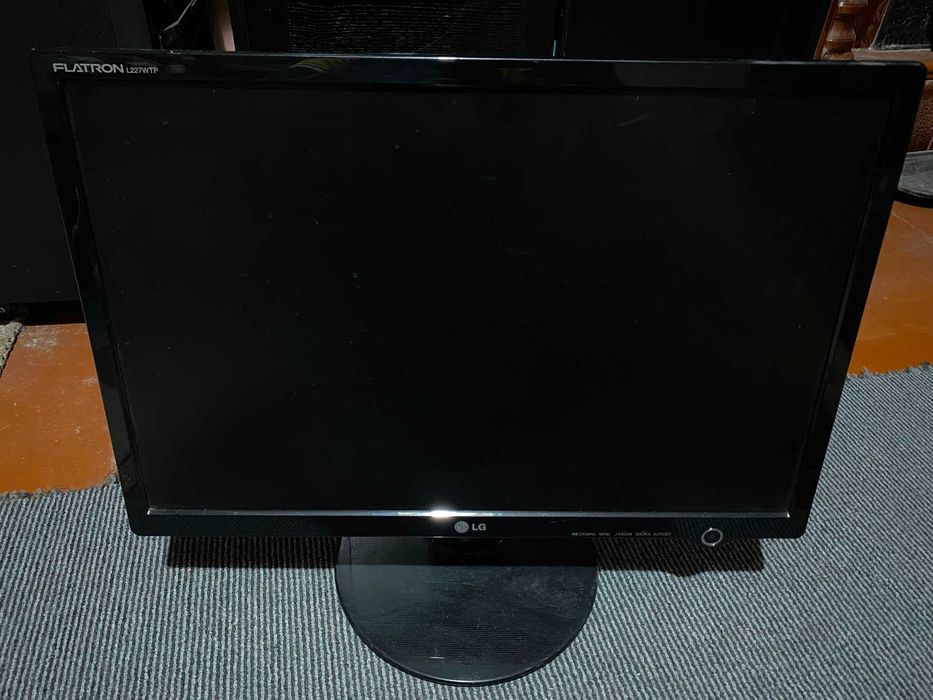 Monitoare PC 22 - 24 inch (LG, Packard Bell) - Complete cu cabluri