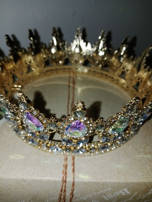 Корона на торт продам