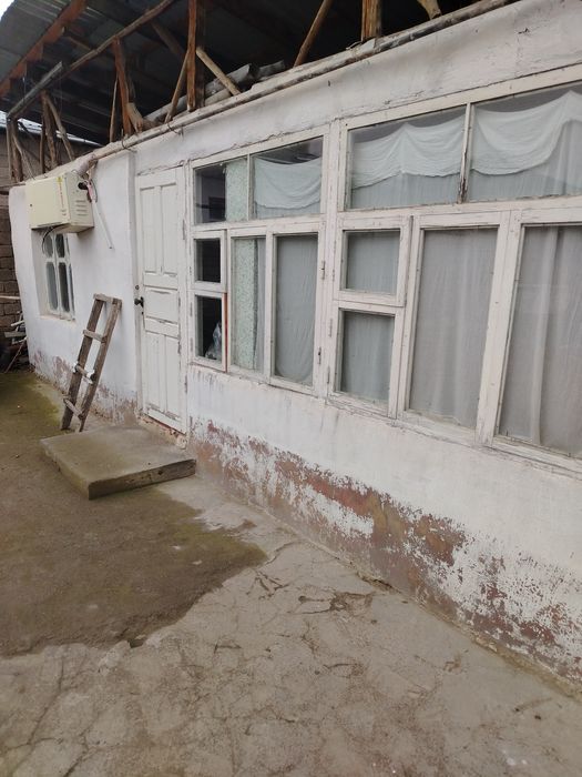 Uchastka sotiladi 4 sotx gaz svet suv bor