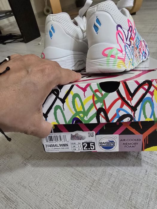 Adidasi Skechers