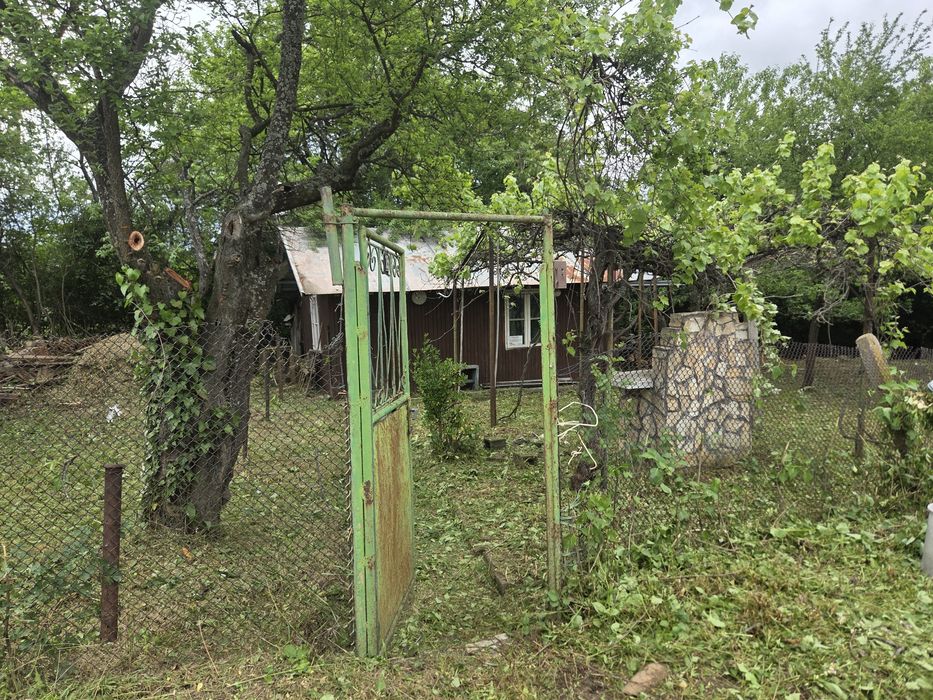 Почистване на парцели дворове и запустели имоти