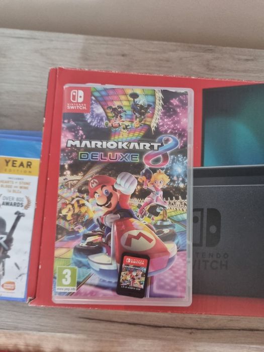 Nintendo Switch Gri + Joc mario Kart 8 deluxe