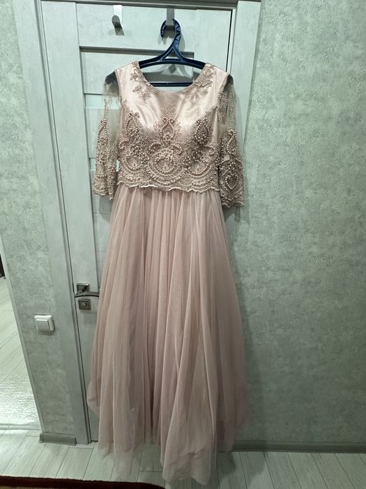 Продам длинные платья