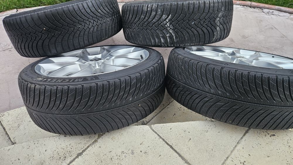 Vând jante Skoda R19