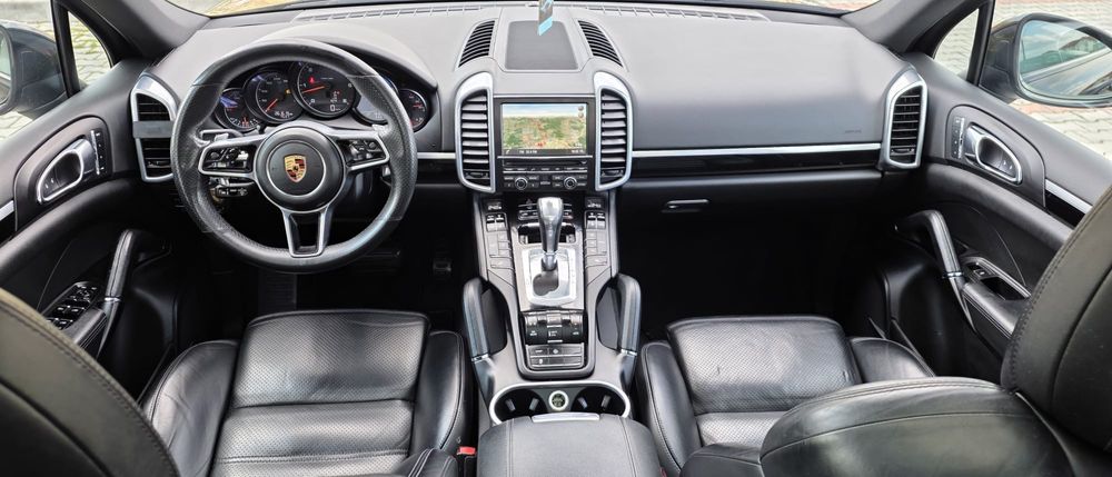 Porsche Cayenne 2017 E6 Facelift 3.0 D 300 CP Automat 8+1 Panoramic Suspensie Distronic Interior Full Electric 6 Butoane Platinium