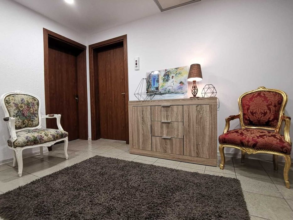 Прелагаме за прдажба уюутен семеен хотелски комплекс гр. Велндрад