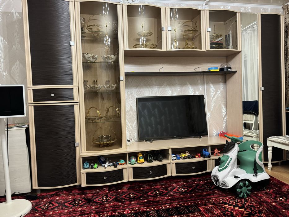 Стенка со шкафами для гостиной