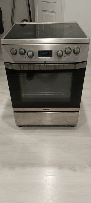 Продам электроплиту б/у