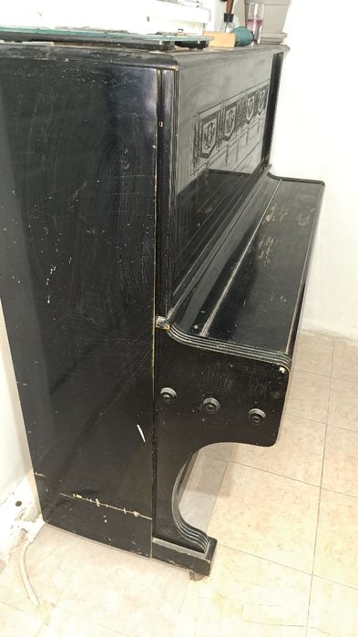 Продаем Фортепиано