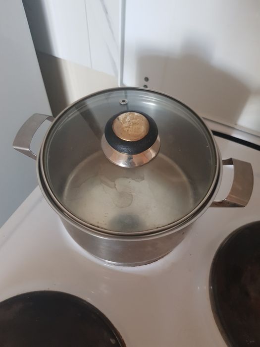 Кастрюля нержавейки.