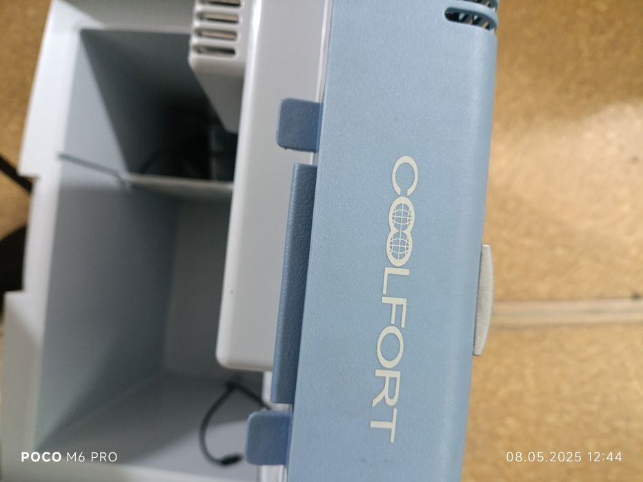 Продам холодильник дорожный 12/220 вольт