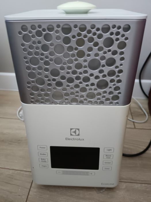 Увлажнитель воздуха Electrolux EHU-3715D