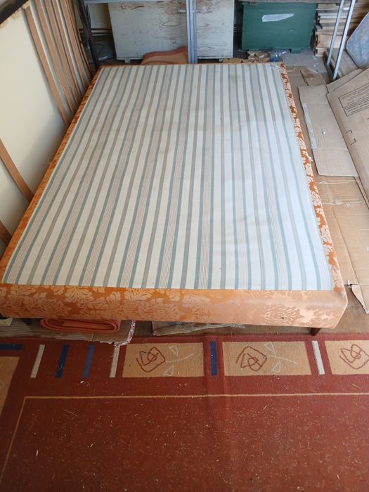 Pat din lemn masiv 195/120,cm