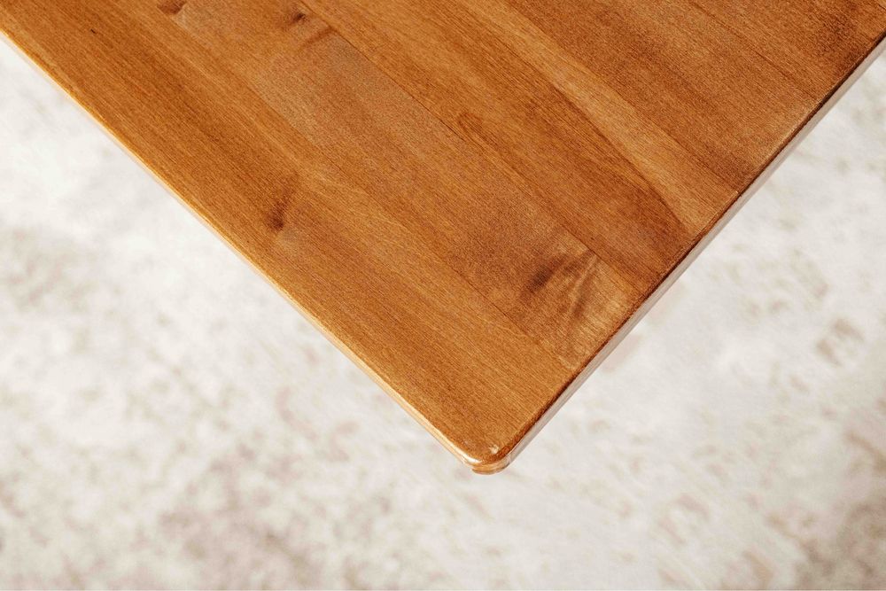 Masă din lemn masiv