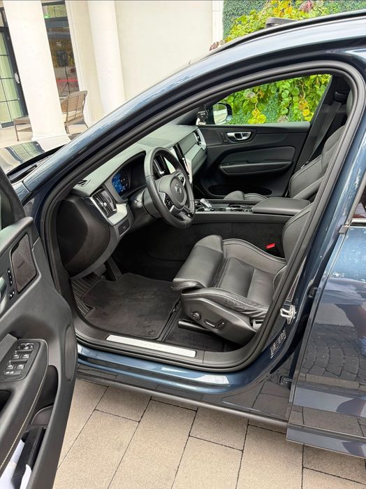 Volvo XC 60,2022,Mild-Hibrid Plus Dark AWD