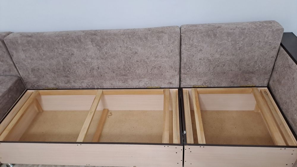 Продам диван, размер регулируется, срочно!