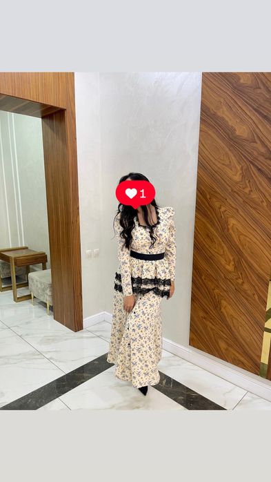 Продам платье с баской, 44 размер. Новое.