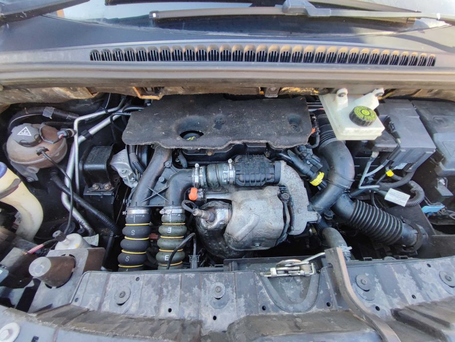 На части Peugeot 3008 1.6 eHDI ръчка Пежо 3008