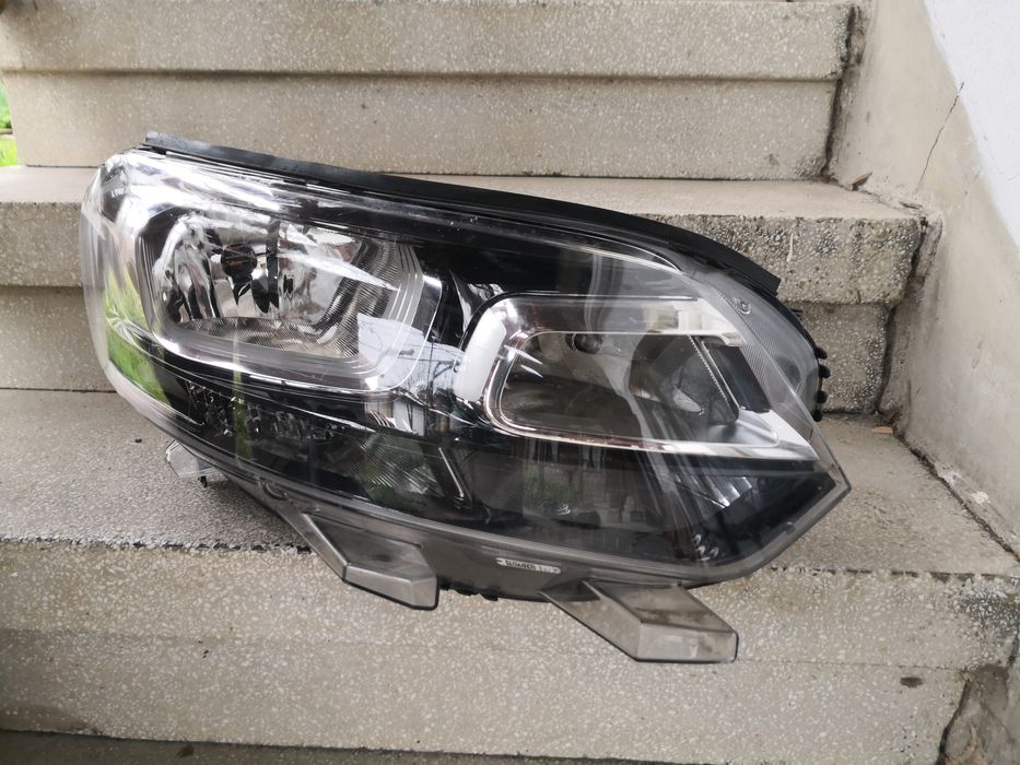 Фар Citroen Jumpy десен/Фар Ситроен Джъмпи Оригинален