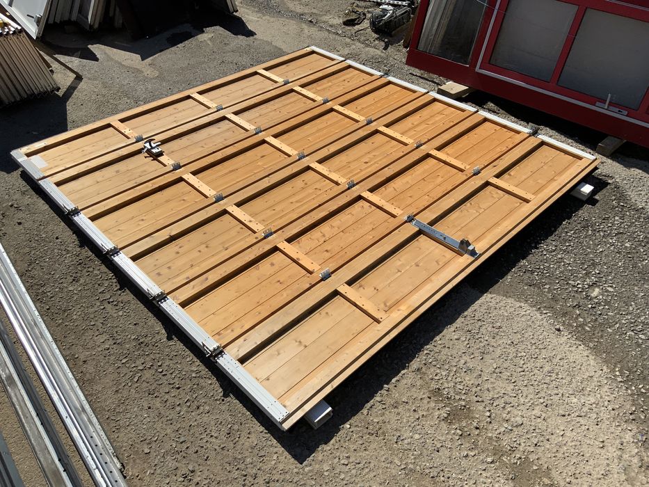 USA SECTIONALA INDUSTRIALA poarta garaj lemn rustic  H 310 x L304 Hormann