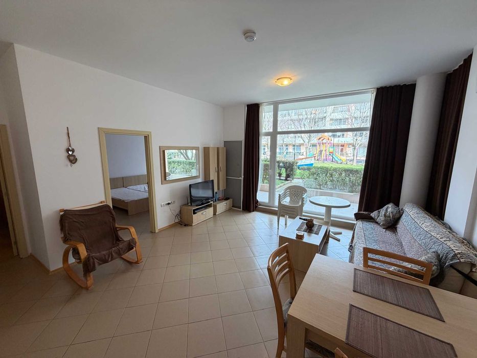 Просторен двустаен апартамент в централната част, к-с „Гранд Камелия“