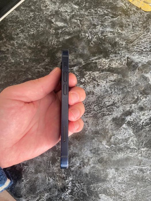Продам Телефон Iphone 12 mini