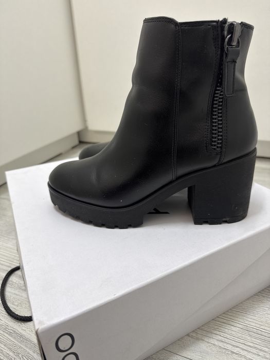 Botine negre îmblănite, mărimea 37, foarte comode