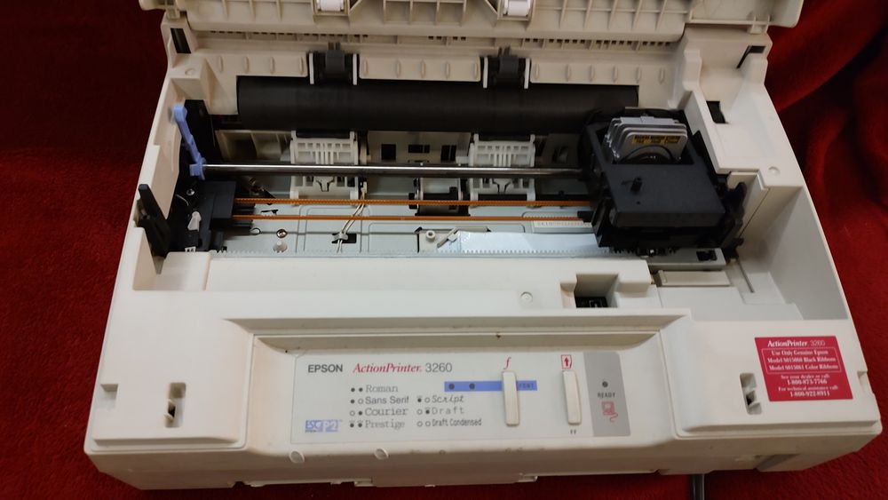 Продавам принтер Epson 3260