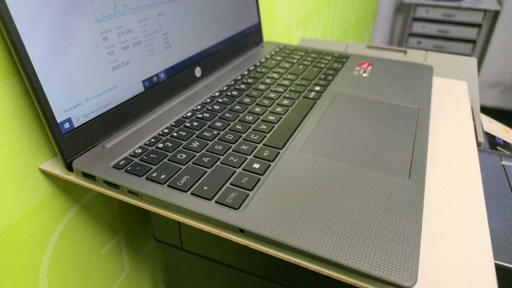 Laptop HP 15-fc0039nq (AG.7) Garantie 24 luni