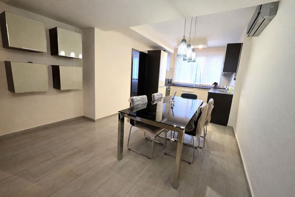 Луксозен тристаен апартамент под наем – 120 кв.м