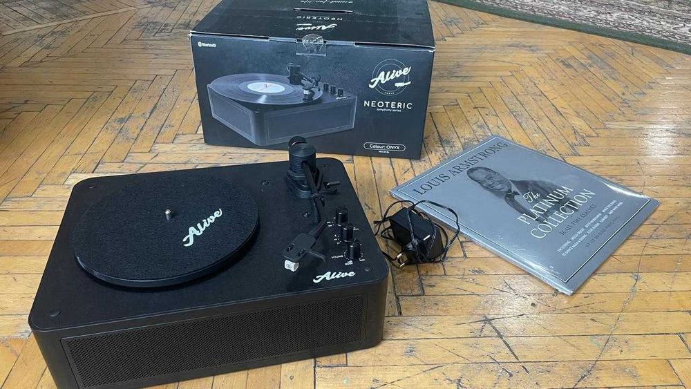 Проигрыватель виниловых дисков Alive Audio NEOTERIC ONYX