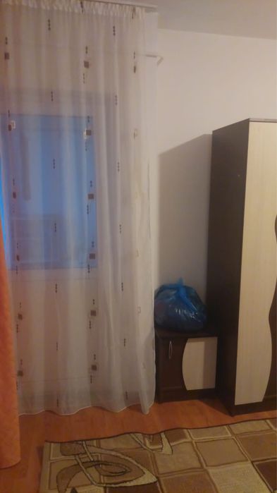 Inchiriez garsoniera