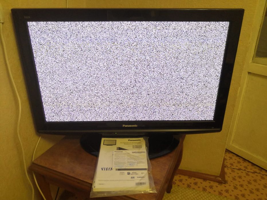 Телевизор Panasonic диагональ 94см