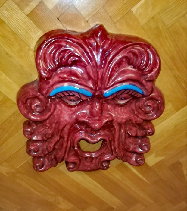 Антикварна порцеланова стенна маска Италия цветно декорирана 50х44 см