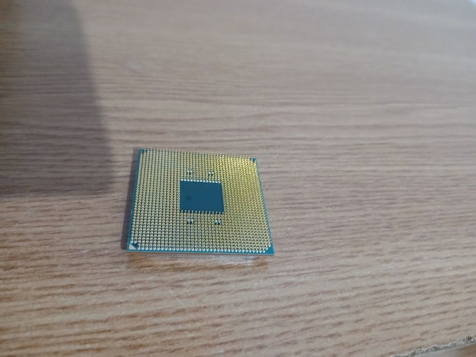 AMD Ryzen 5 2600 – 6 core / 12 thread – funcțional perfect
