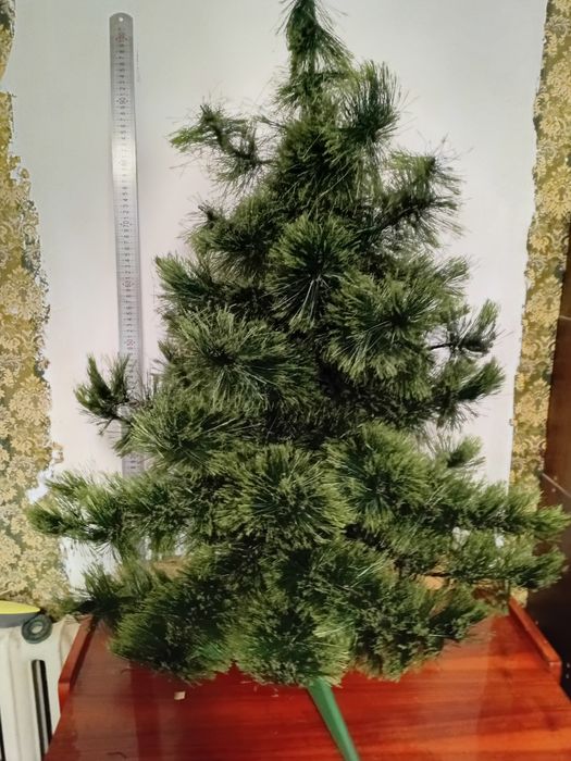 Продаётся ёлка в хорошем состоянии