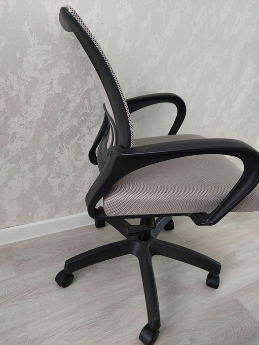 Продам Офисное кресло